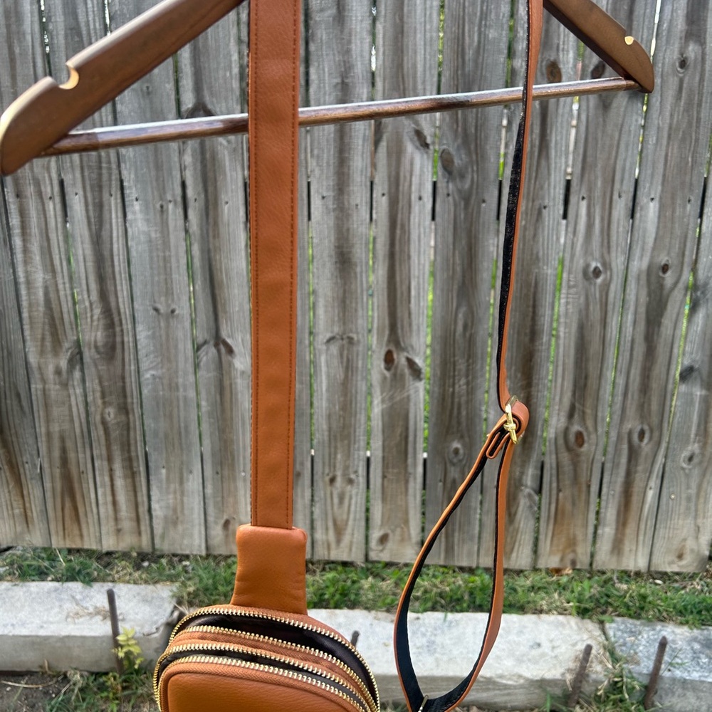 Stylish Tan Leather Crossbody Bag